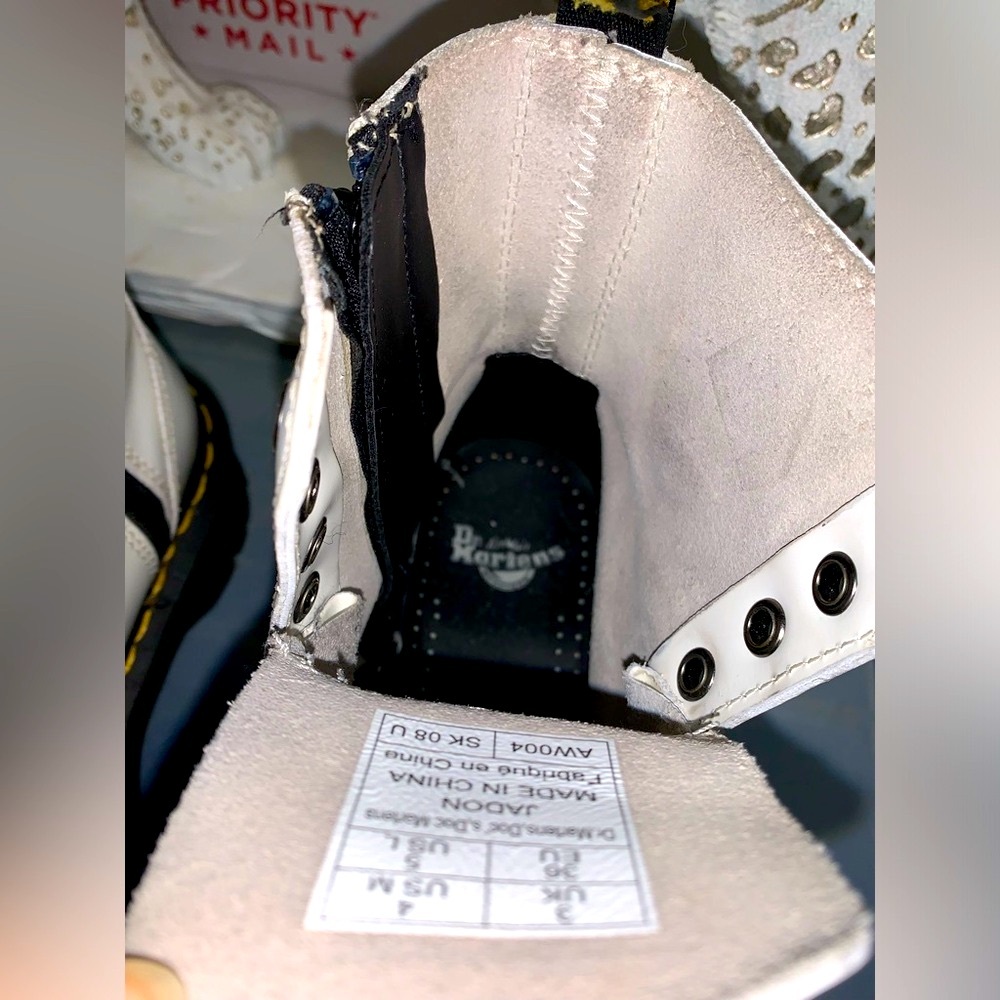 DR MARTENS WHITE JADON BOOT SMOOTH LEATHER PLATFORMS LADIES SIZE 5 US - Picture 12 of 16